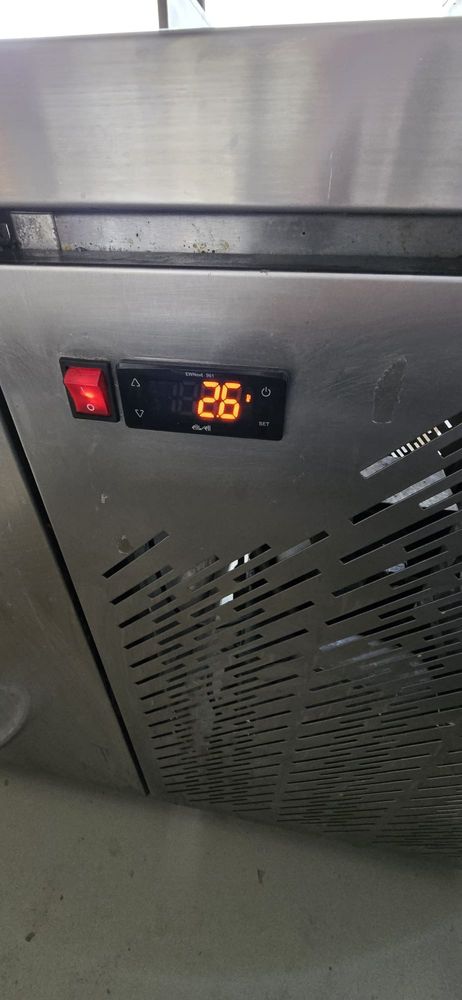 Bancada de frio com 2 portas