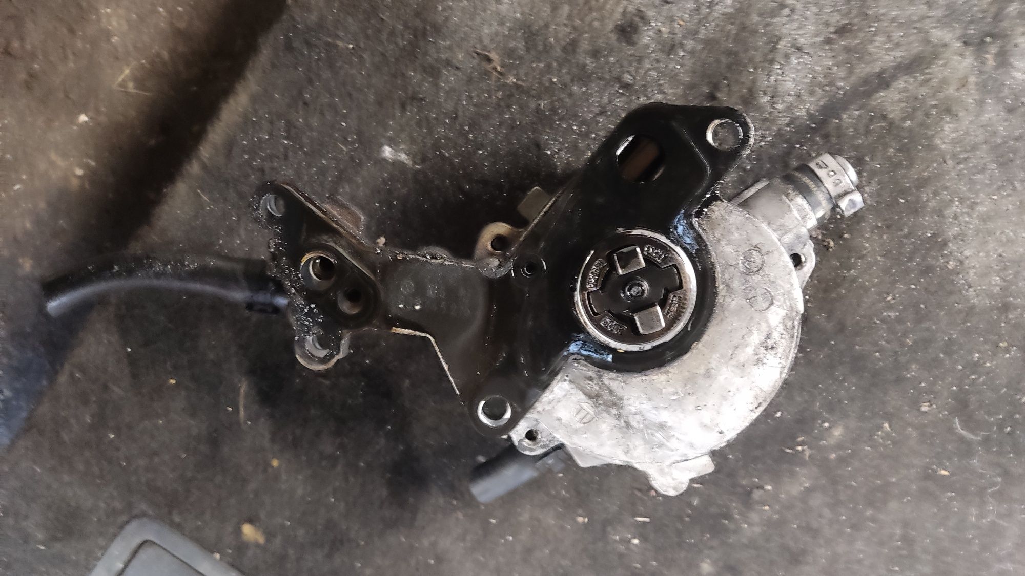 Pompa vacuum podciśnienia audi a4 b6 passat B5 1.9 TDI AWX AVF itd
