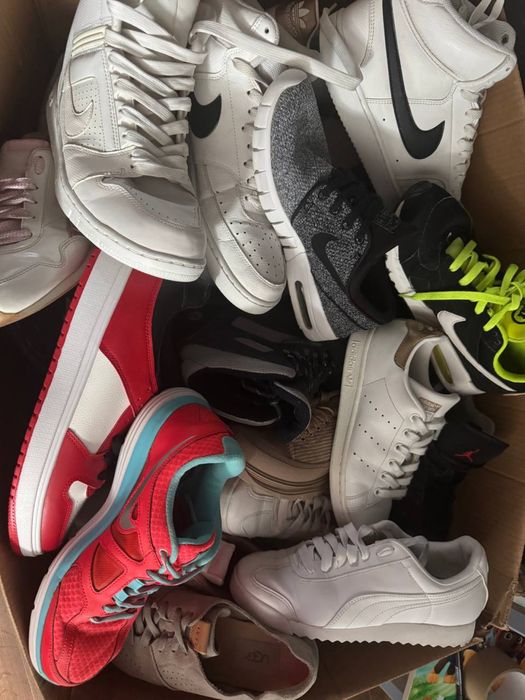 Лоти з жіночим  взуттям