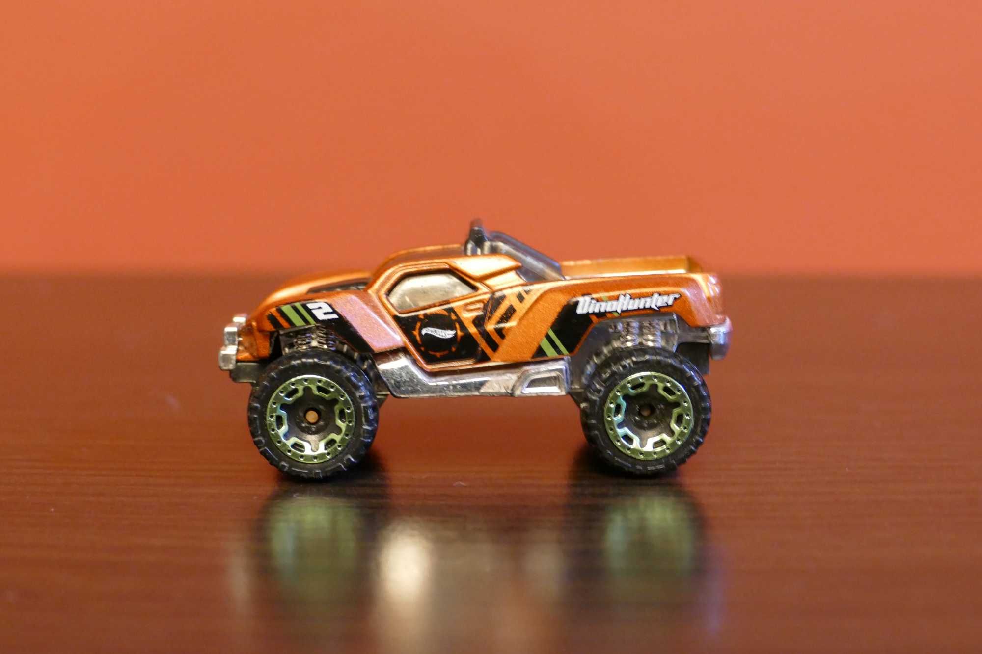 Hot Wheels autko "Resorak" DHP18 2015