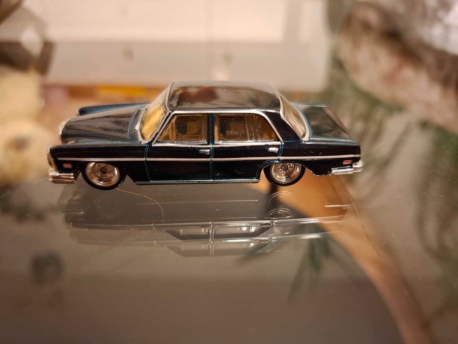 Hot Wheels Premium Mercedes 280 SEL