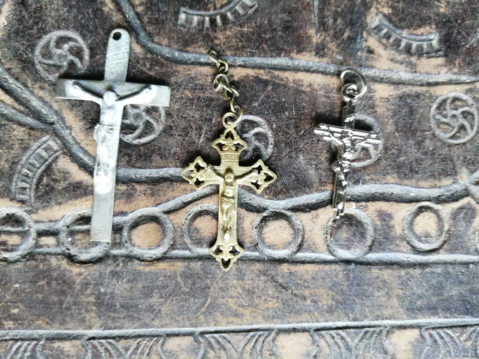 conj crucifiços e medalhinhas antigas