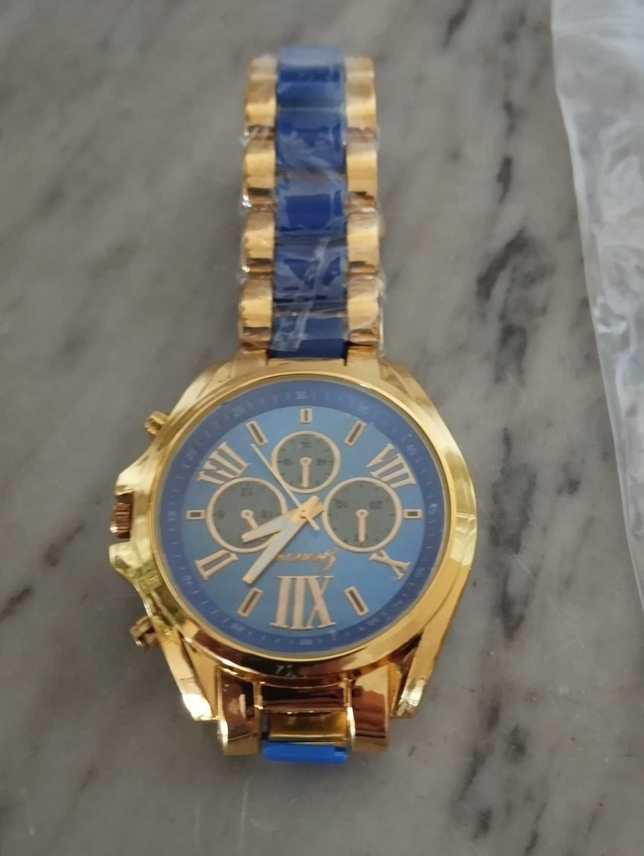 Relógio Azul e Dourado Novo