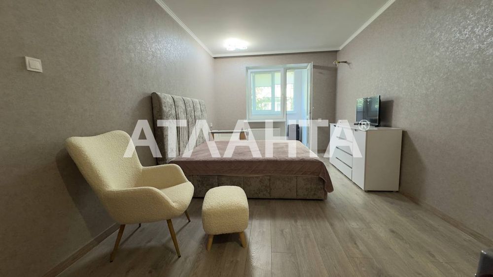 Двухкомнатная квартира с ремонтом вблизи моря