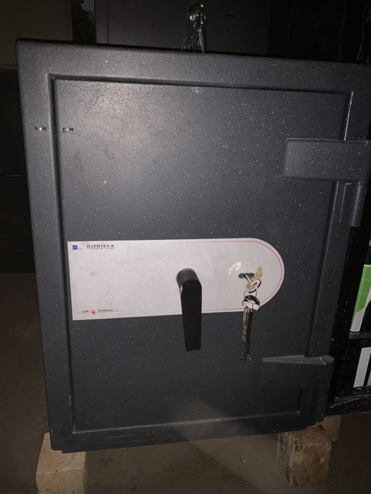 Сейф взломостійкий 2 клас Парітет CL II 68к