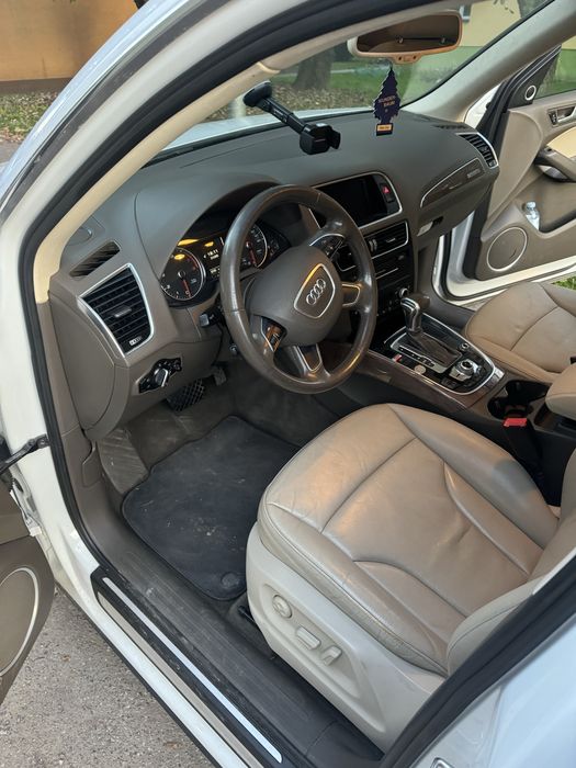 Audi Q5 niski przebieg!!