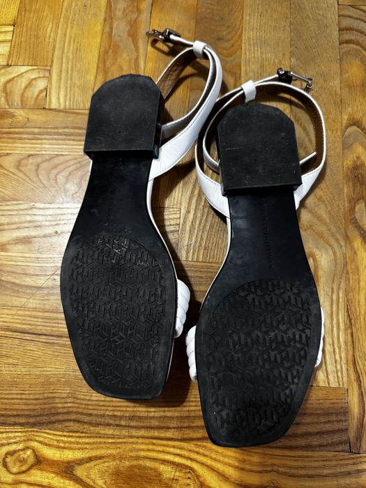 Босоножки Tommy Hilfiger 38.5 белые как новые