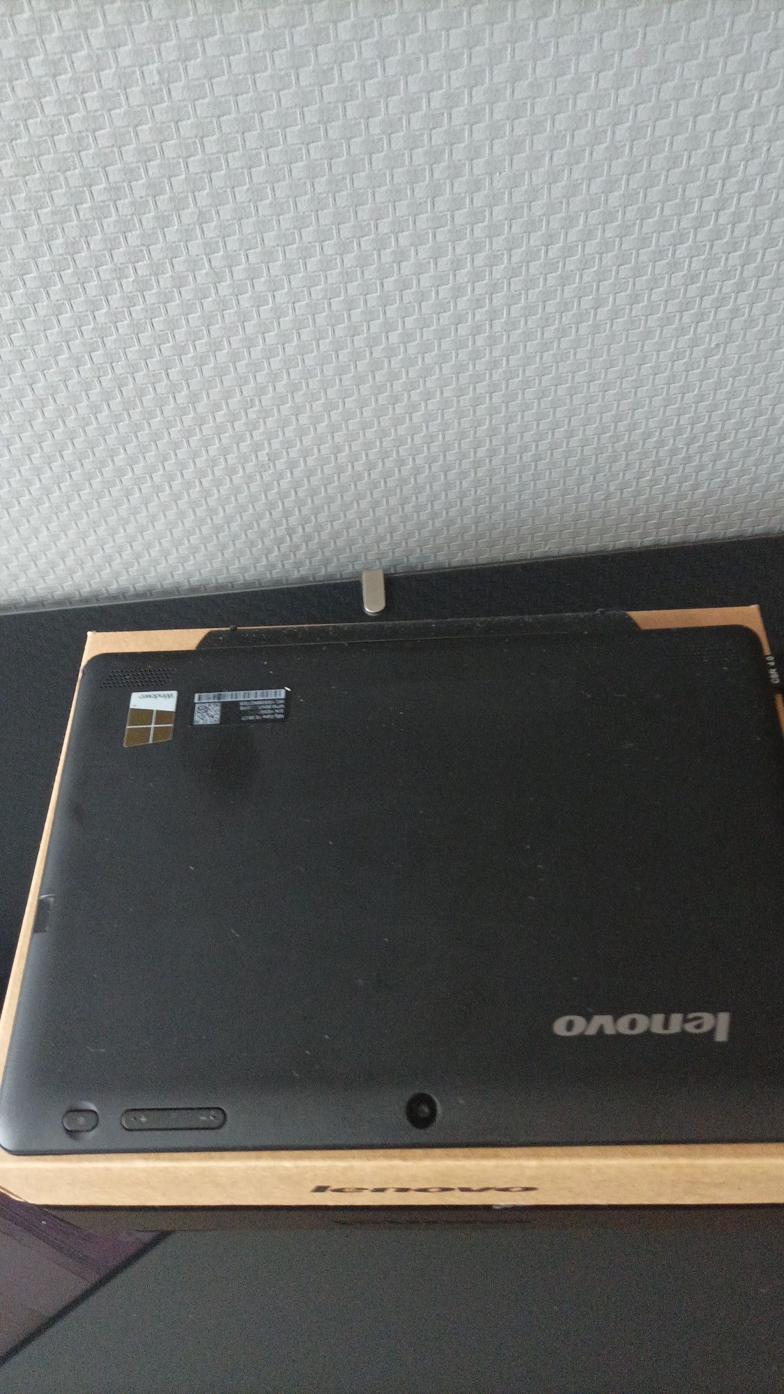 Tablet z klawiaturą Lenovo Ideapad MIIX 300 10.1" działa uszkodzenia m