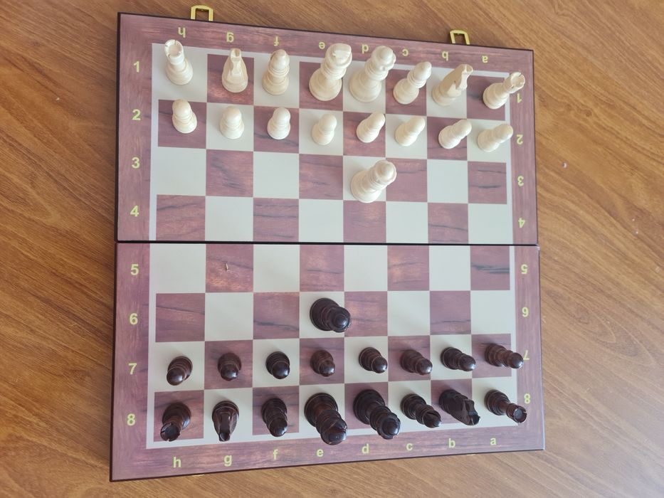 Шахи дерев'яні, дошка неякісна
