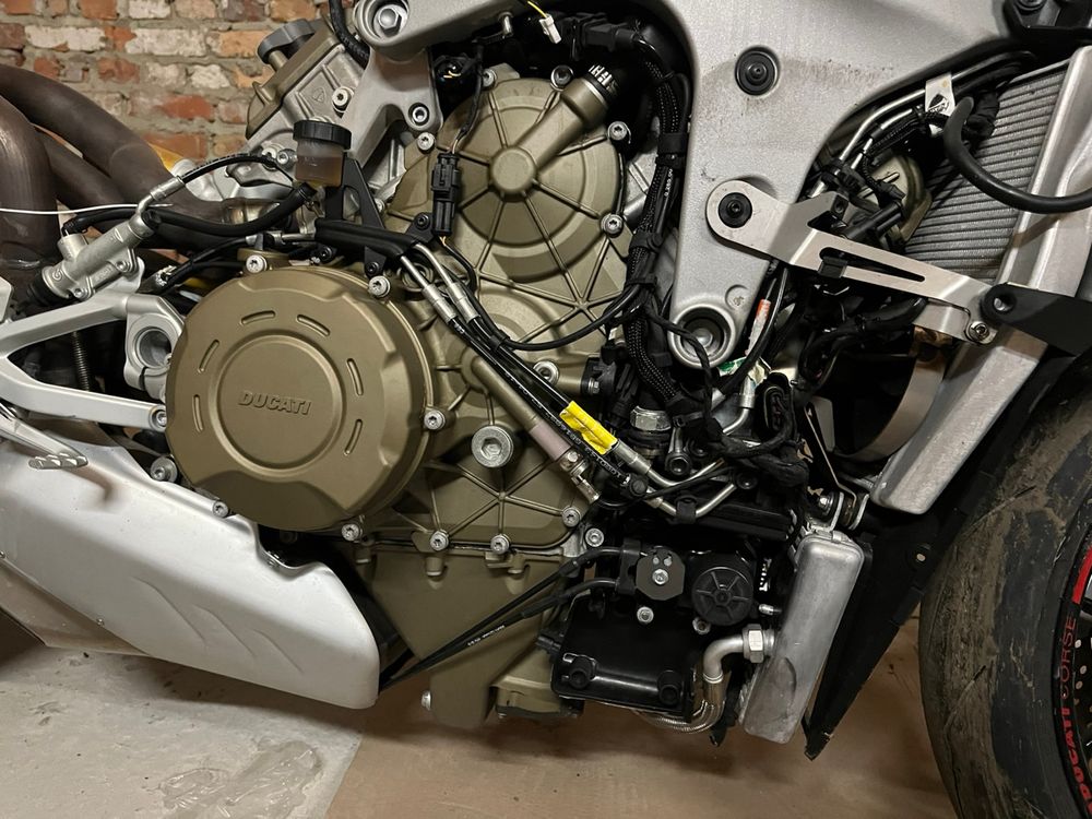 ducati panigale v4s ,streetfighter v4 panigale v4 запчасти