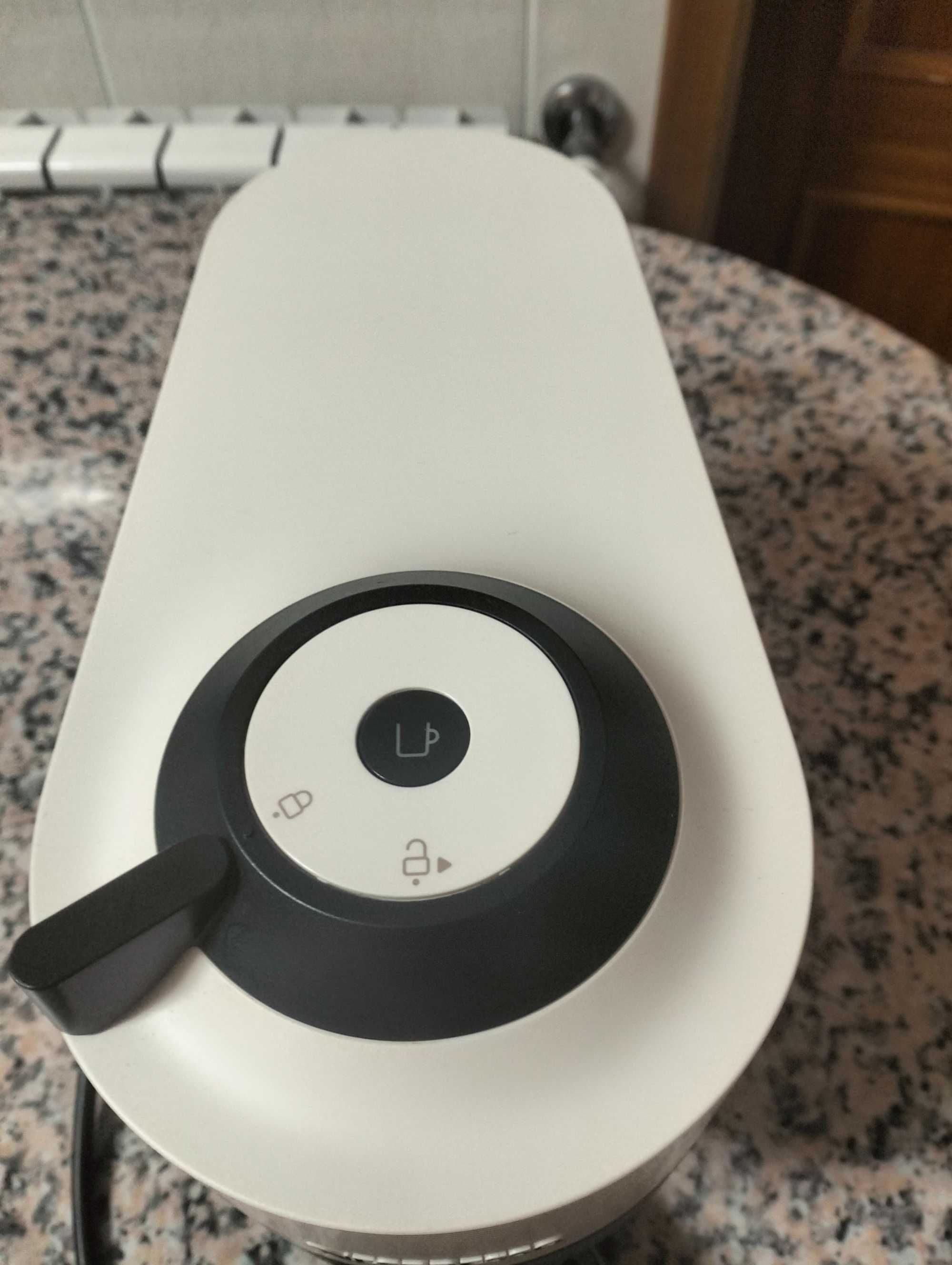 Máquina de Café Nespresso Vertuo KRUPS