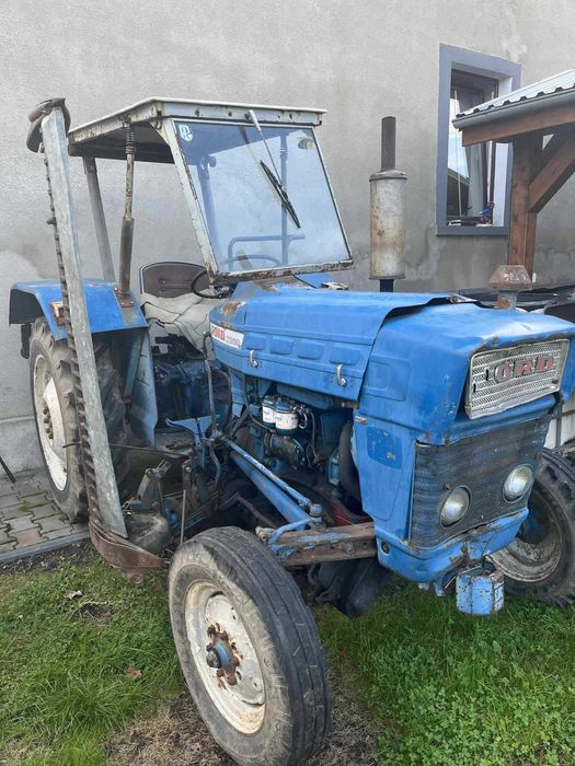 Traktor ford 2000