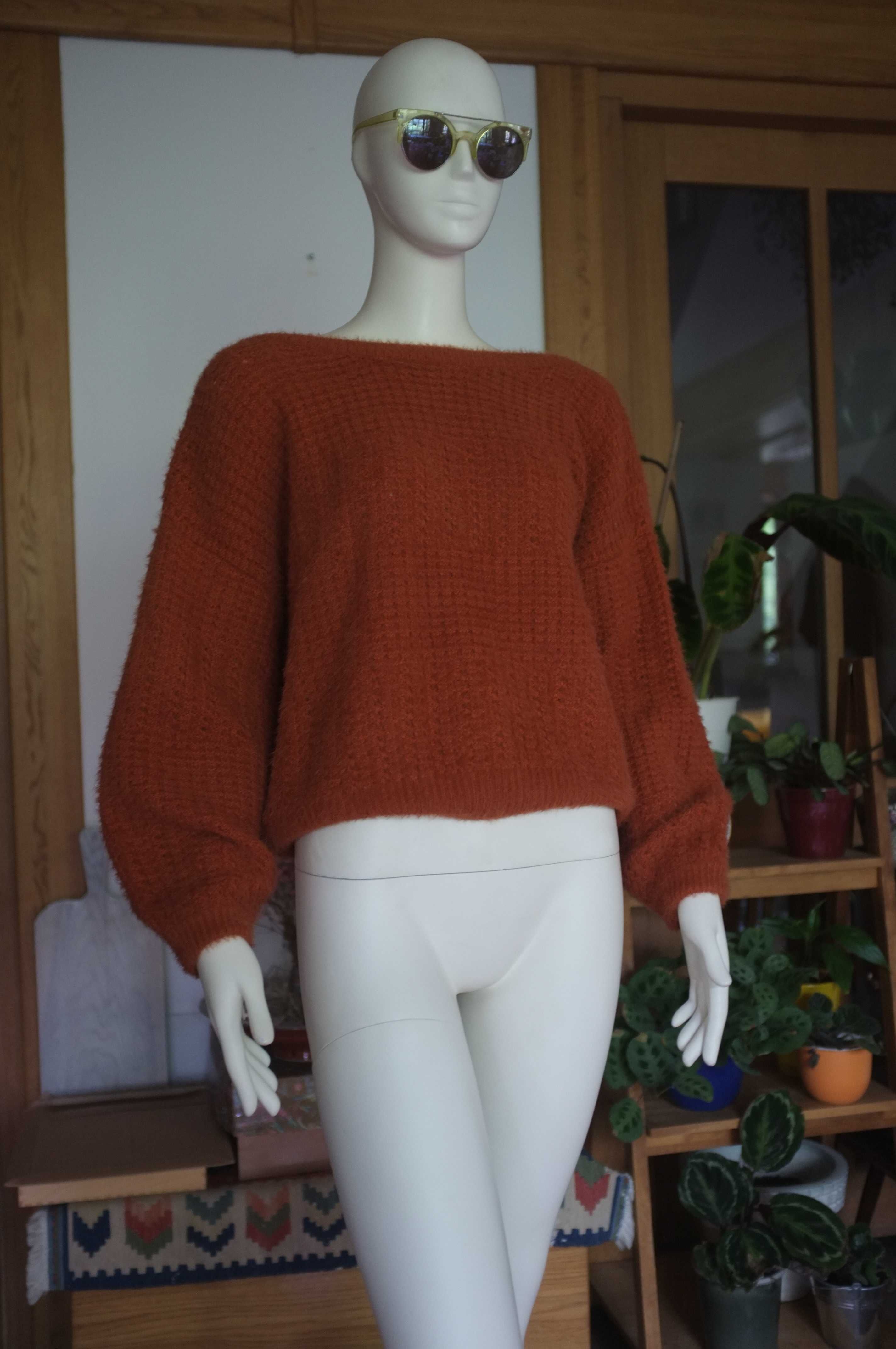 rudy ceglany luźny sweter Miho's miś puchaty szerokie rękawy elegancki