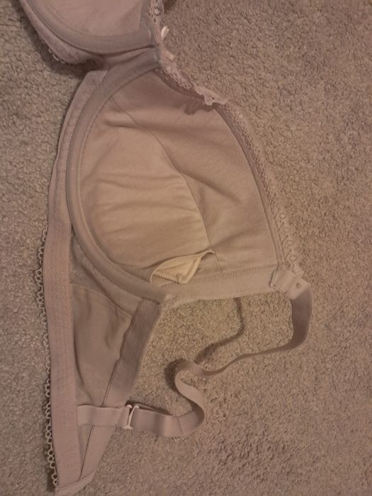 Biustonosz firmy Esotiq rozm. 70F