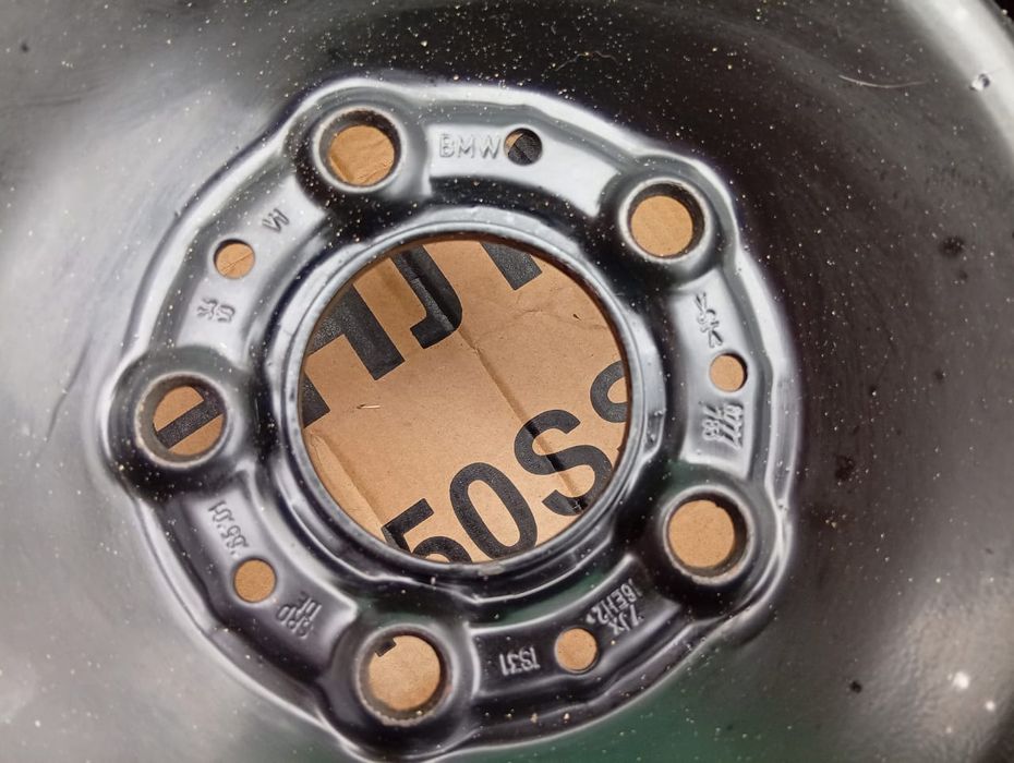 БМВ продам Зимні Шини  с дисками Континенталь 205/55/16