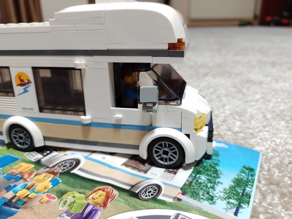 Klocki Lego zestaw 60283 Wakacyjny Kamper