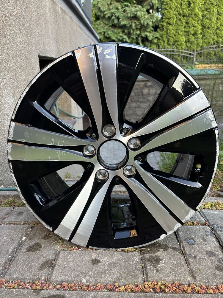 Felga aluminiowa MERCEDES C KLASA W206 8x17 ET49,5 5x112