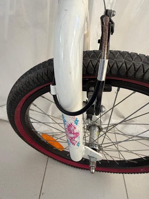 Bicicleta menina tipo bmx