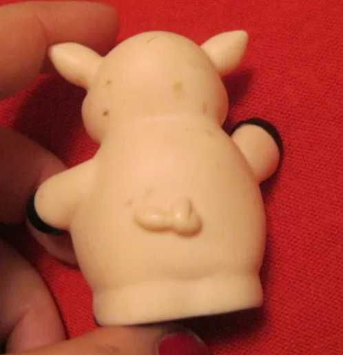 игрушка резиновая свинка поросенок TOMI вьетнам свинья фигурка розовая