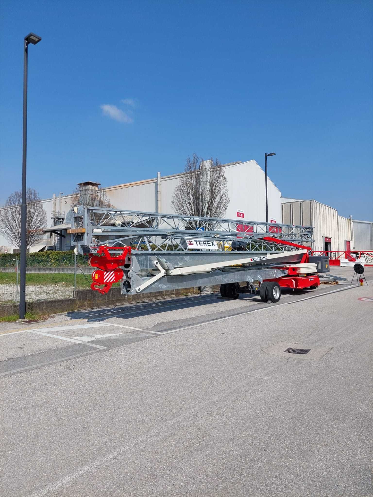 Żuraw samowznoszący dźwig budowlany Terex CBR 32 Finansowanie od 1%