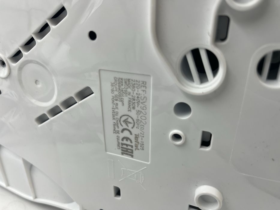 Tefal żelazko ze stacją parową SV9202