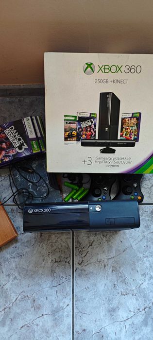 XBox 360E 250GB Kinect