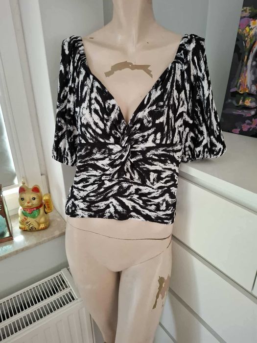XL 42 czarna biała krótka bluzka crop top animal print zebra dekolt v