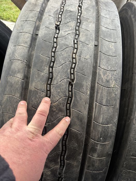 Шини 315/70r22.5 Bridgestone руль
