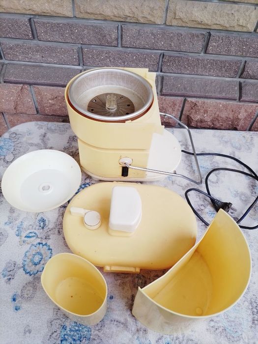 Соковыжималка Росинка