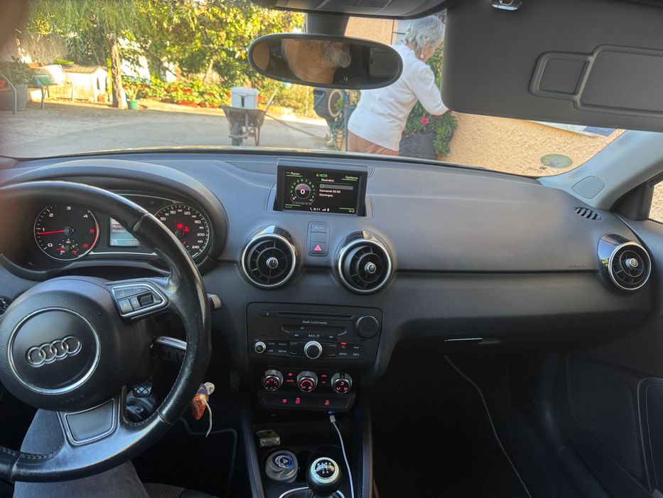Audi A1 1.6 Tdi muito bom estado