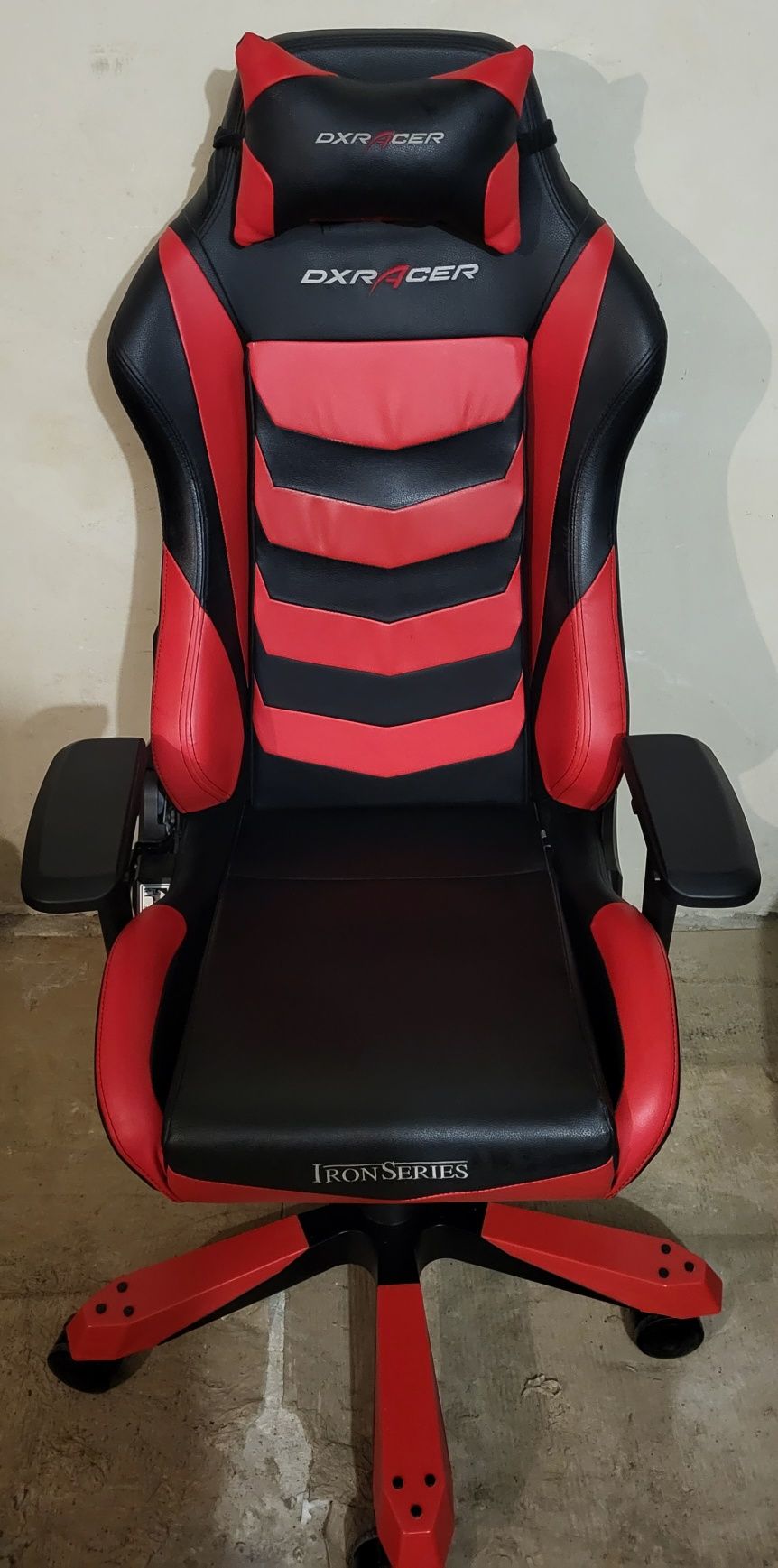 Ігрове геймерське крісло DxRacer серія Iron в різних кольорах