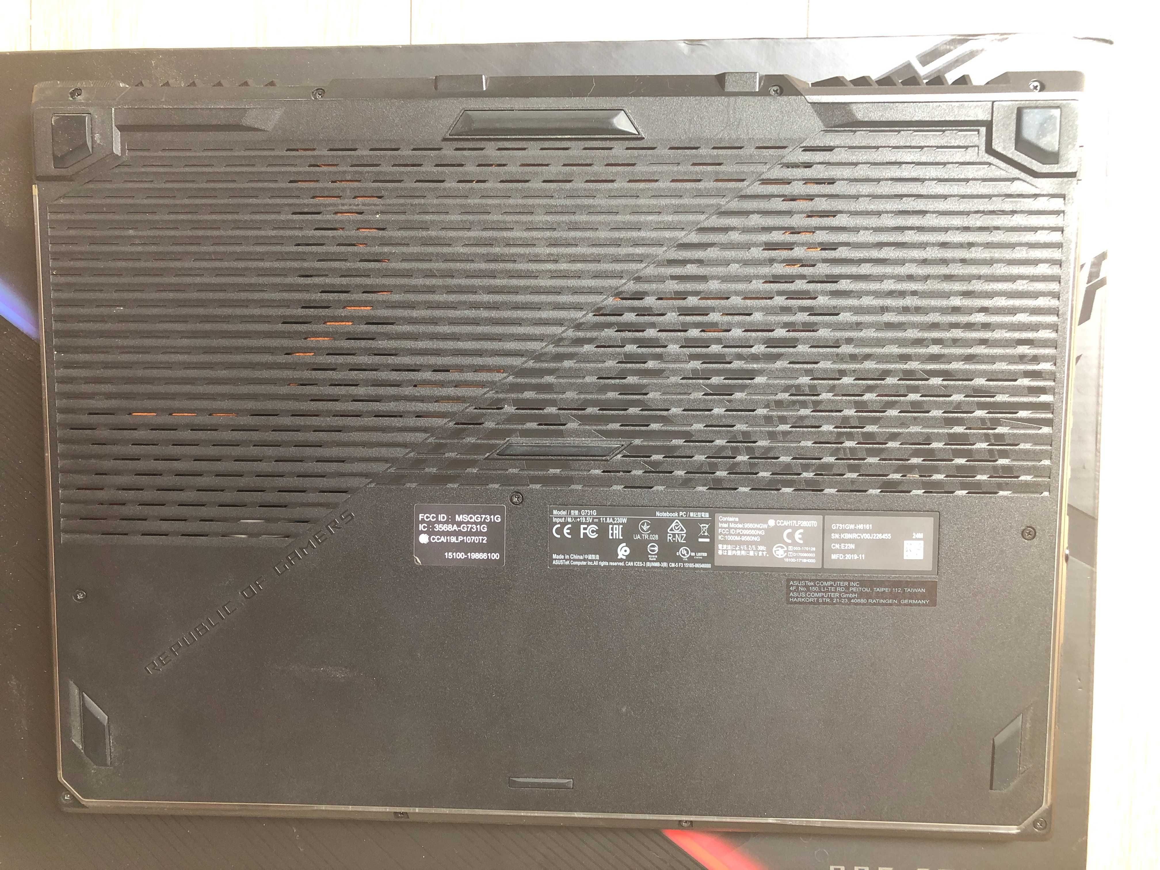 Asus ROG SCAR III 17,3/i7/RTX 2070/16GB/1TB SSD G731GW + Gratis