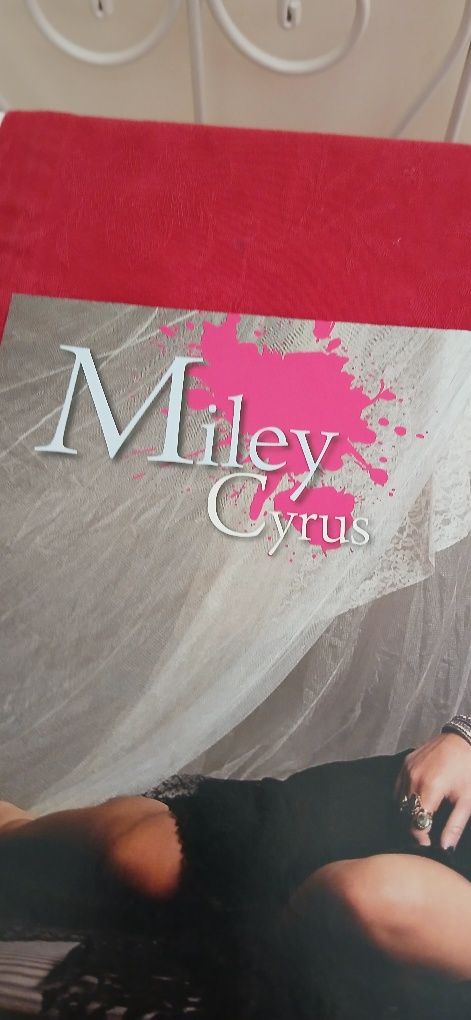 Poster Miley Cyrus/O jogo do eclipse