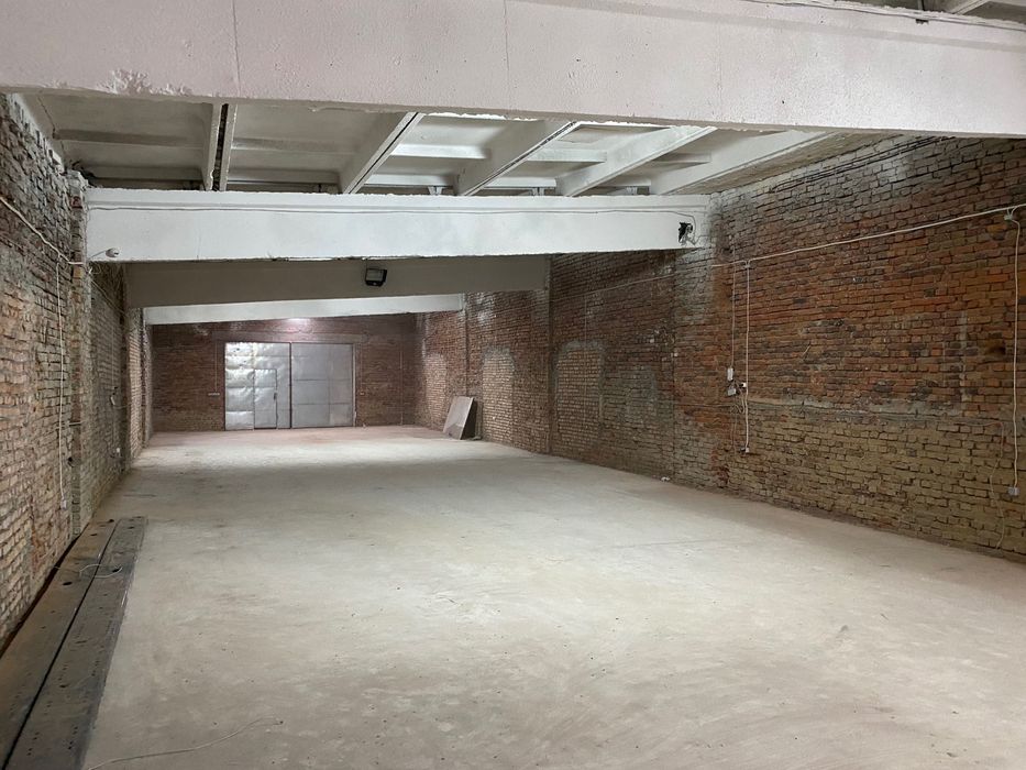 Автосервіс,станція обслуговування вантажних автомобілів