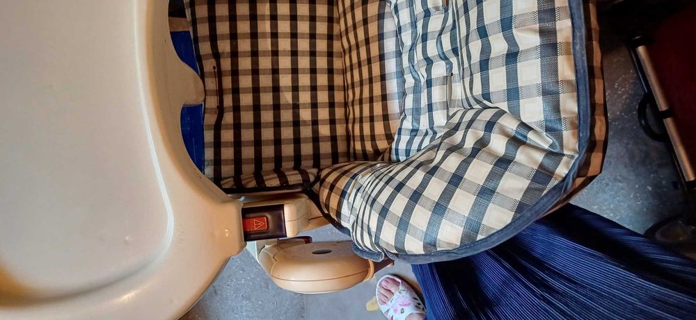 Dwa wózki dla dziecka plus krzesełko do karmienia