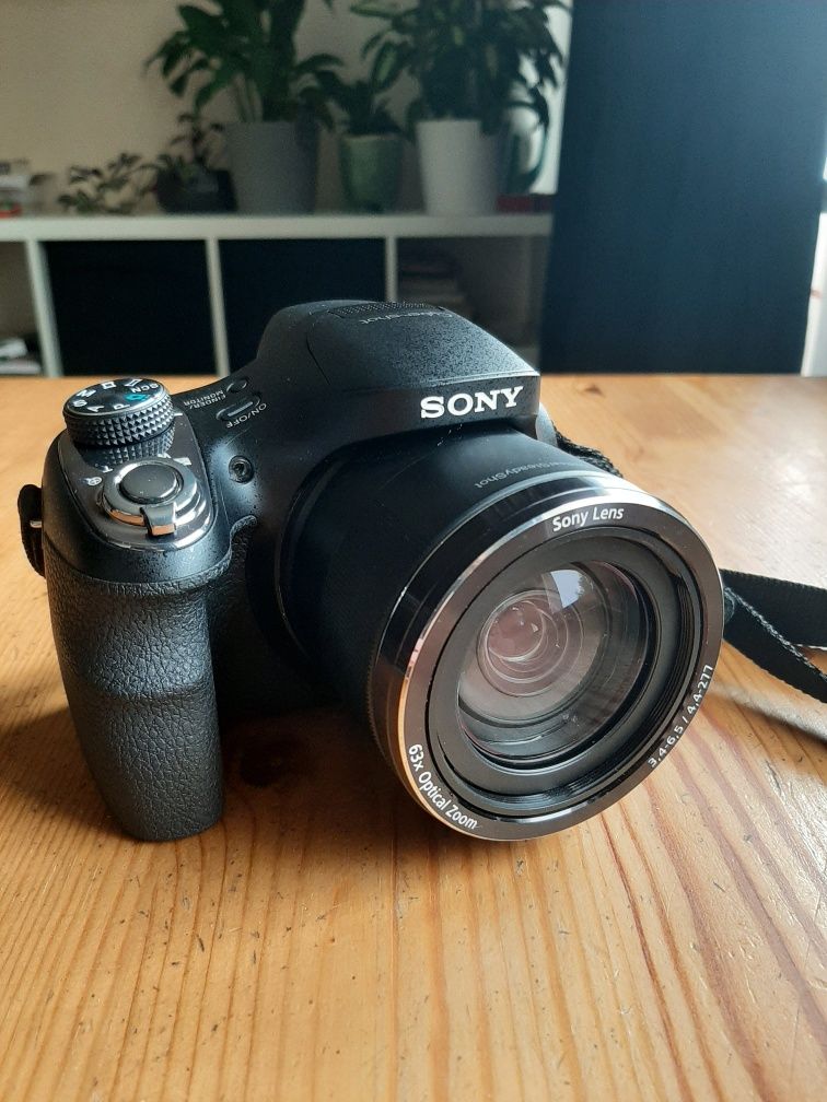 Aparat fotograficzny Sony Cyber-shot DSC-H400 + pokrowiec