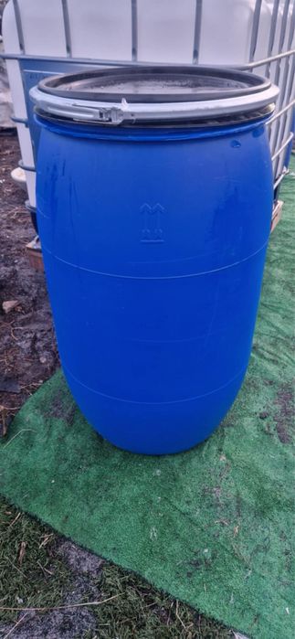 Bidoes com tampa e ar