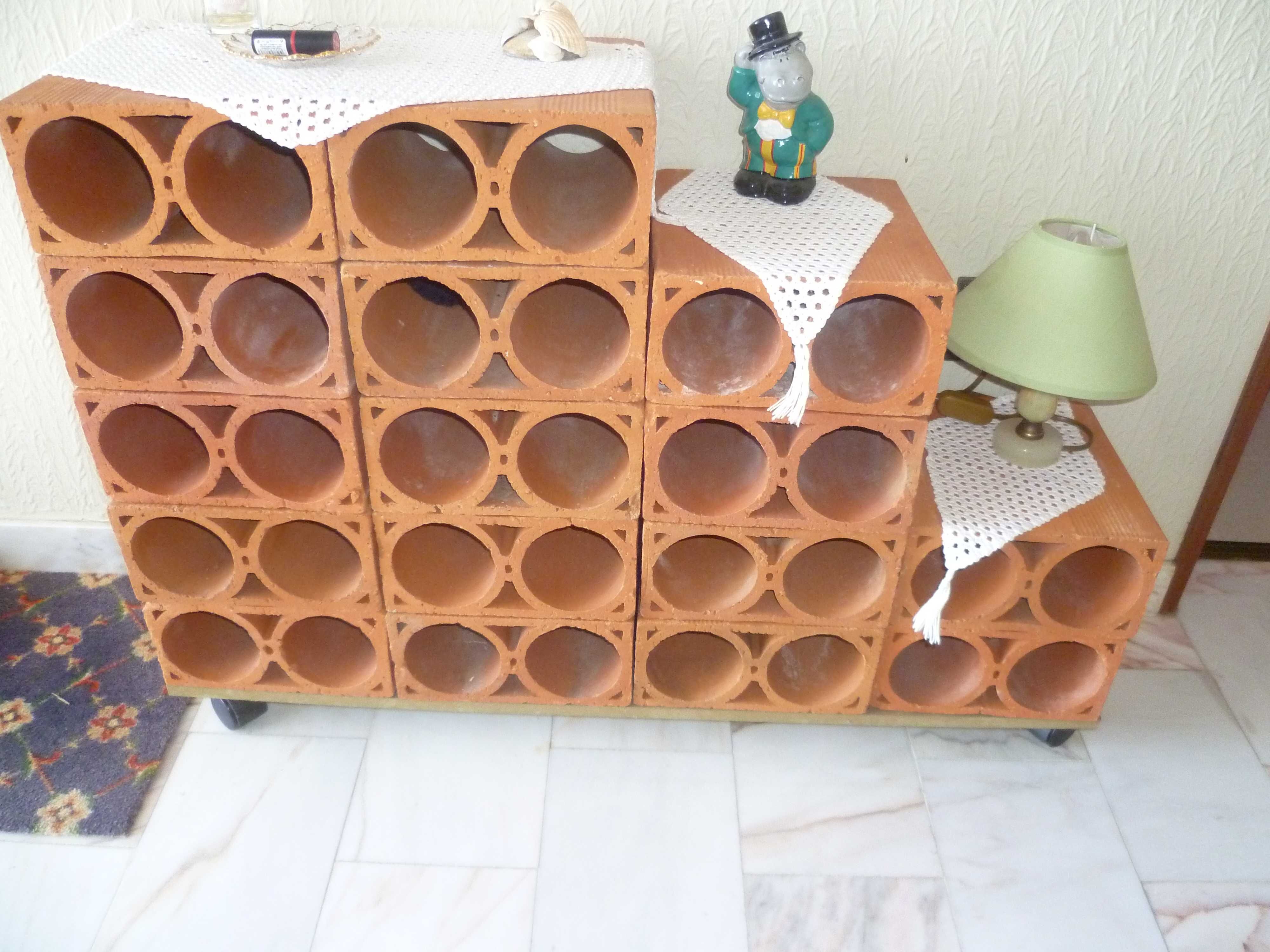 16 tijolos novos para garrafeira ou sómente para decorar a casa