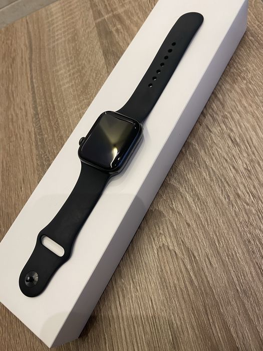 Apple Watch 6 (44 mm)
