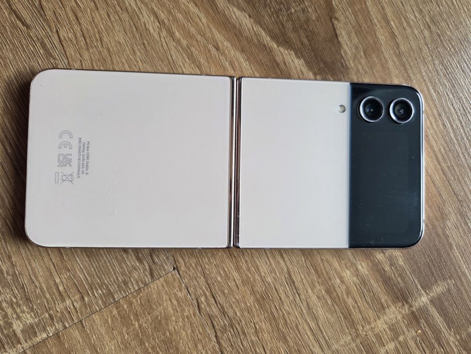 Samsung  Z Flip 4 5G 8/128GB Złoty