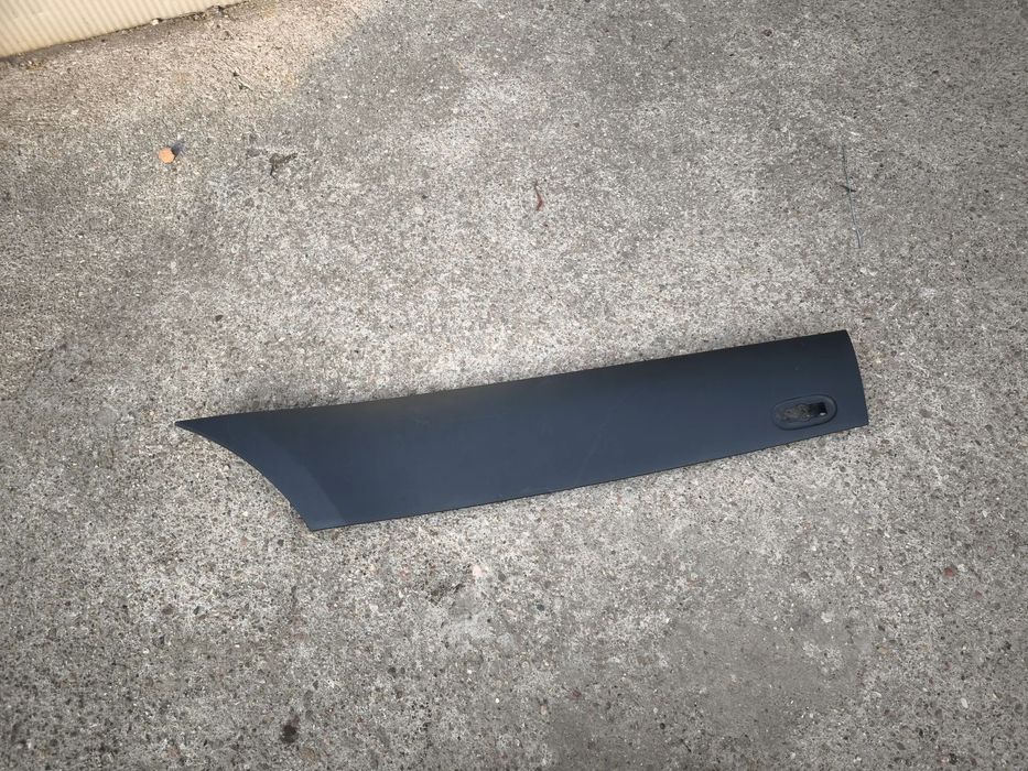 Listwa lewa tylna A 910 690 58 00 Mercedes-Benz Sprinter 907 910