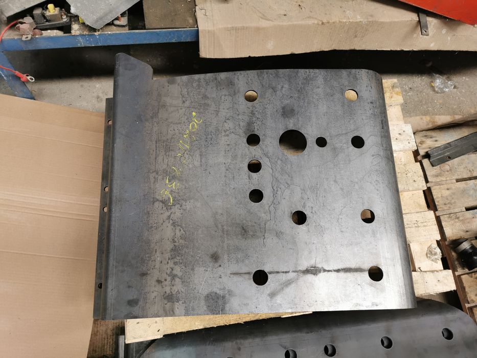 Resguardo depósito combustível Pajero V20 / MK1  Hyundai Galloper Long