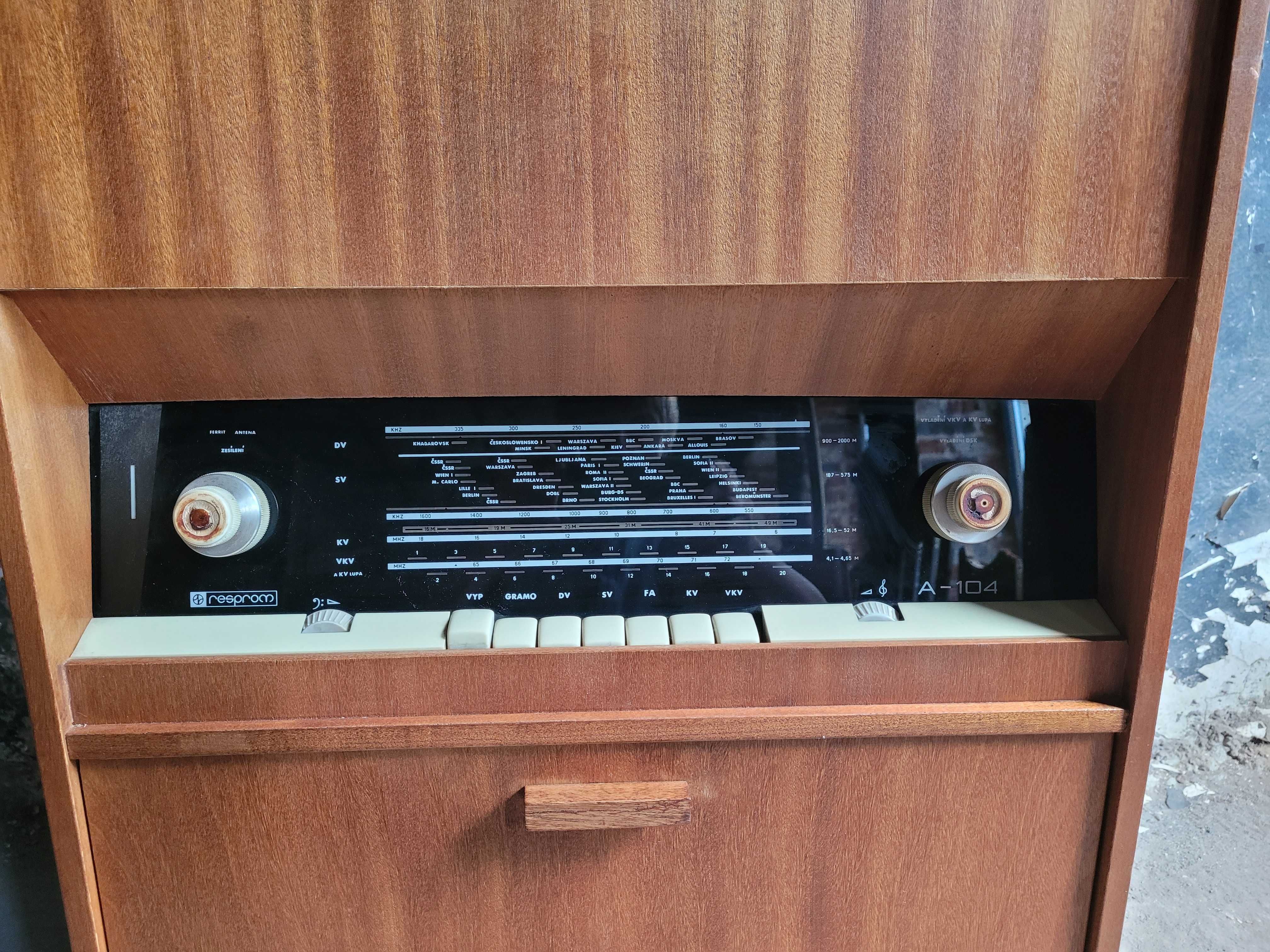 Szafka gramofonowa komoda  radio  resprom 60 lata