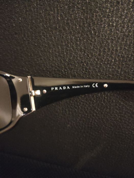 Vendo óculos escuros Prada