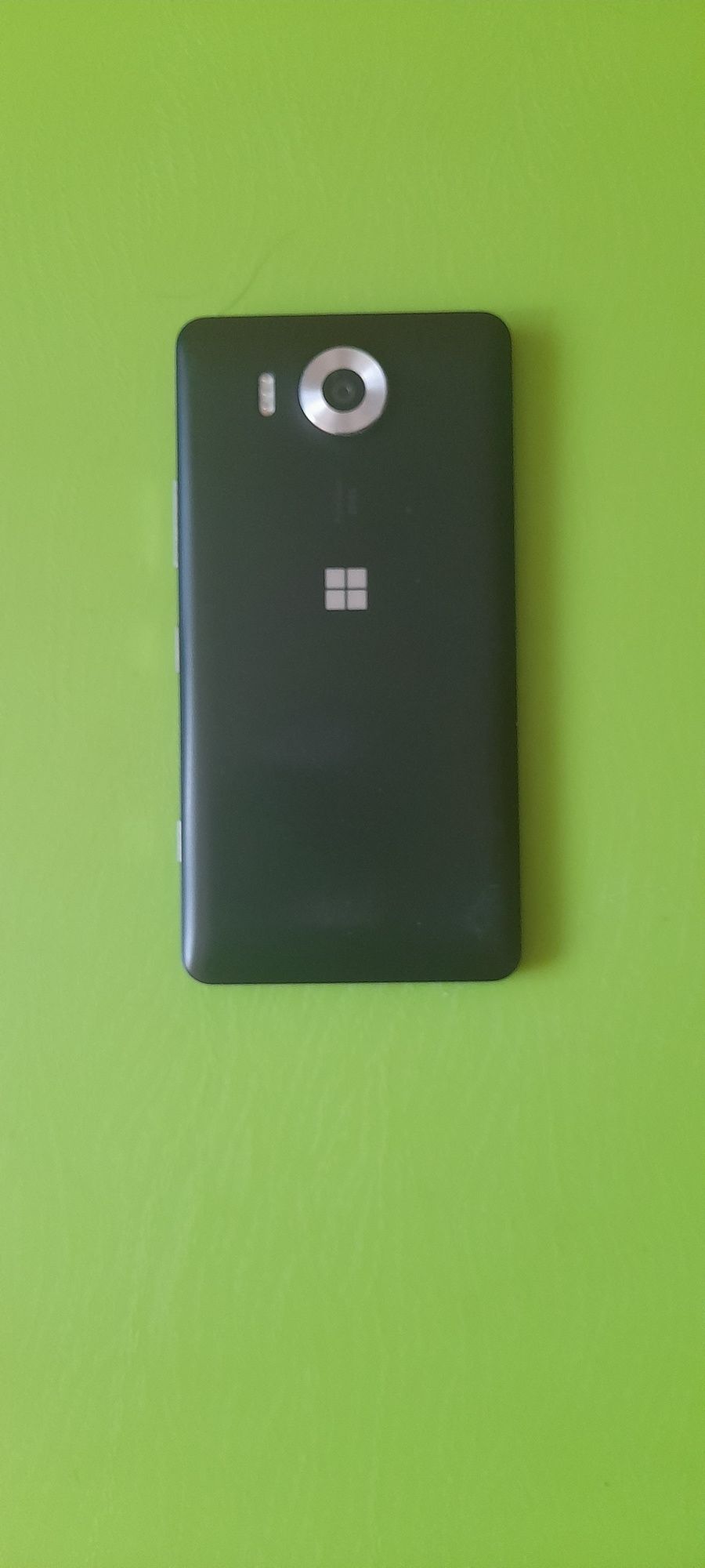 Microsofl lumia 950