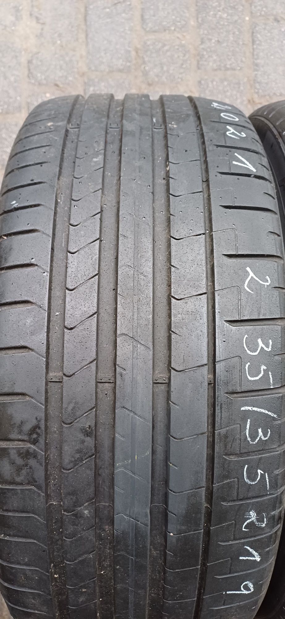 235/35R19 91Y PIRELLI , dwie opony letnie używane.