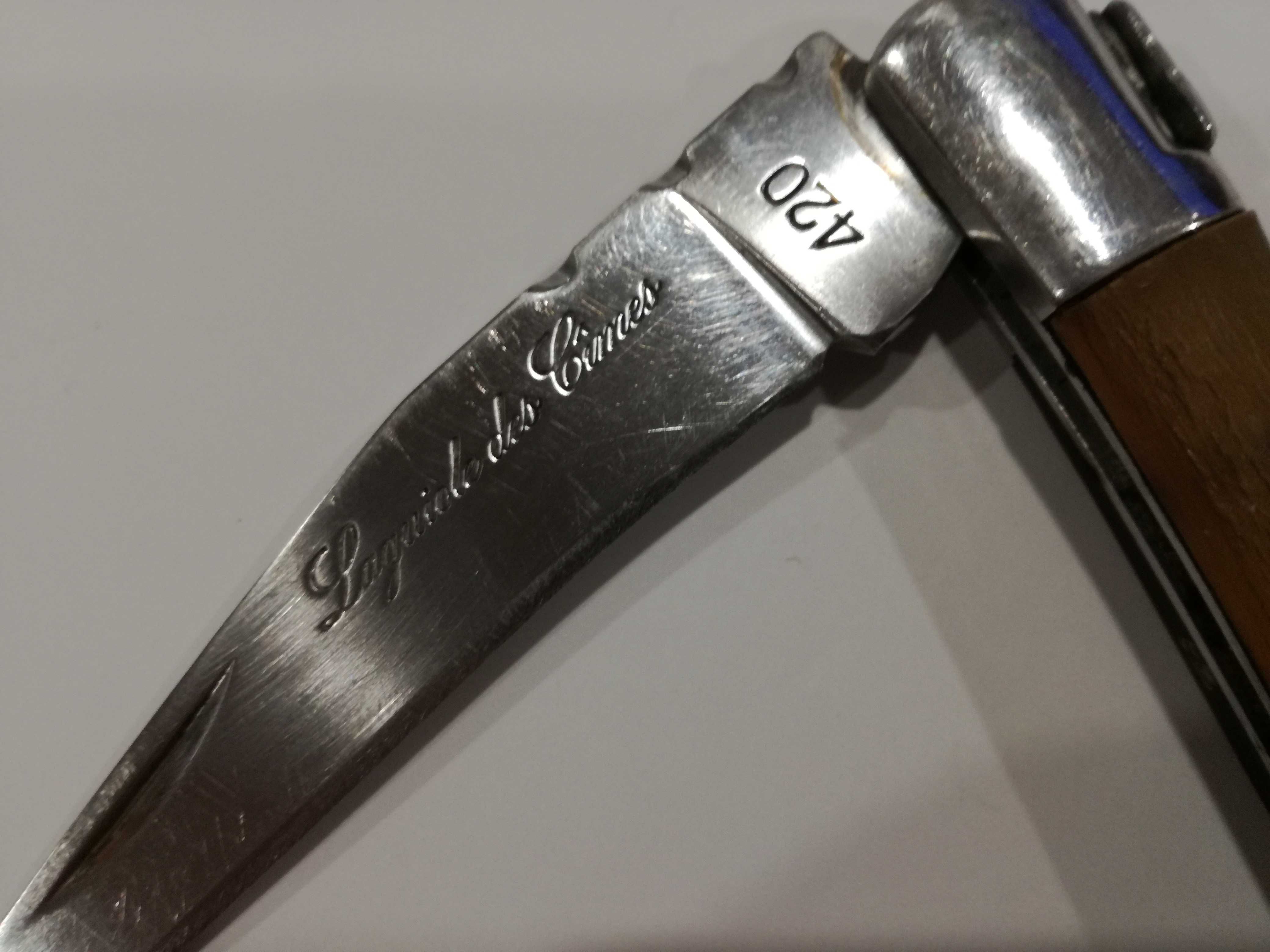 Canivete de Coleção da Marca "Laguiole Des Cîmes 420" c/ Saca-Rolhas