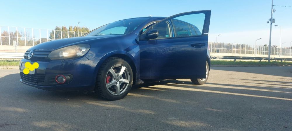 Volkswagen Golf 6, 2012r 1.6, opony zimowe w  super stanie, grzane fot