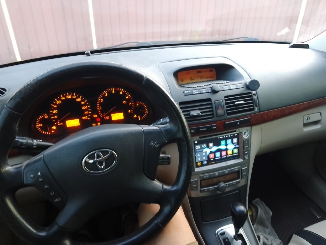 Продам Тойоту Авенсис на автомате