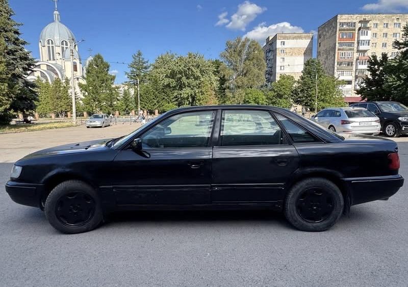Audi 100 C4, 2.3 бензин + газ, 1992 року.